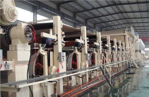 Maszyna do produkcji papieru szpulowego